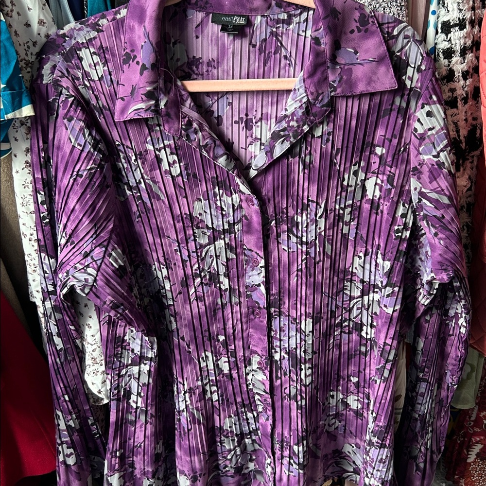 East 5th Purple & Gray Floral Button Down Shirt w/Bell Sleeves